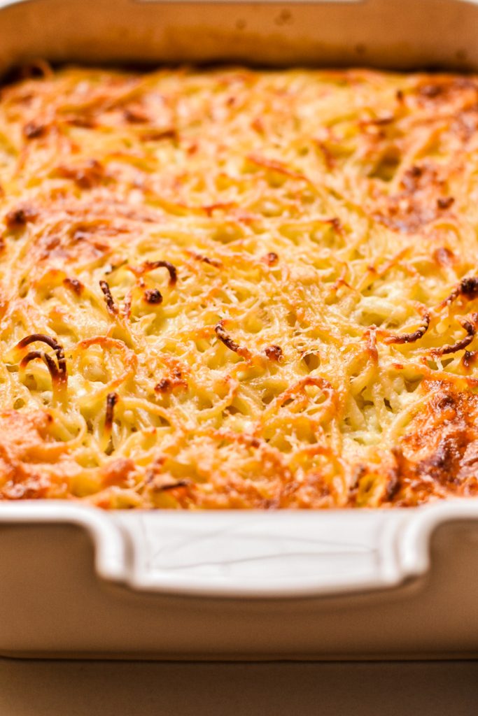 Side view of pastiçio in a baking dish.